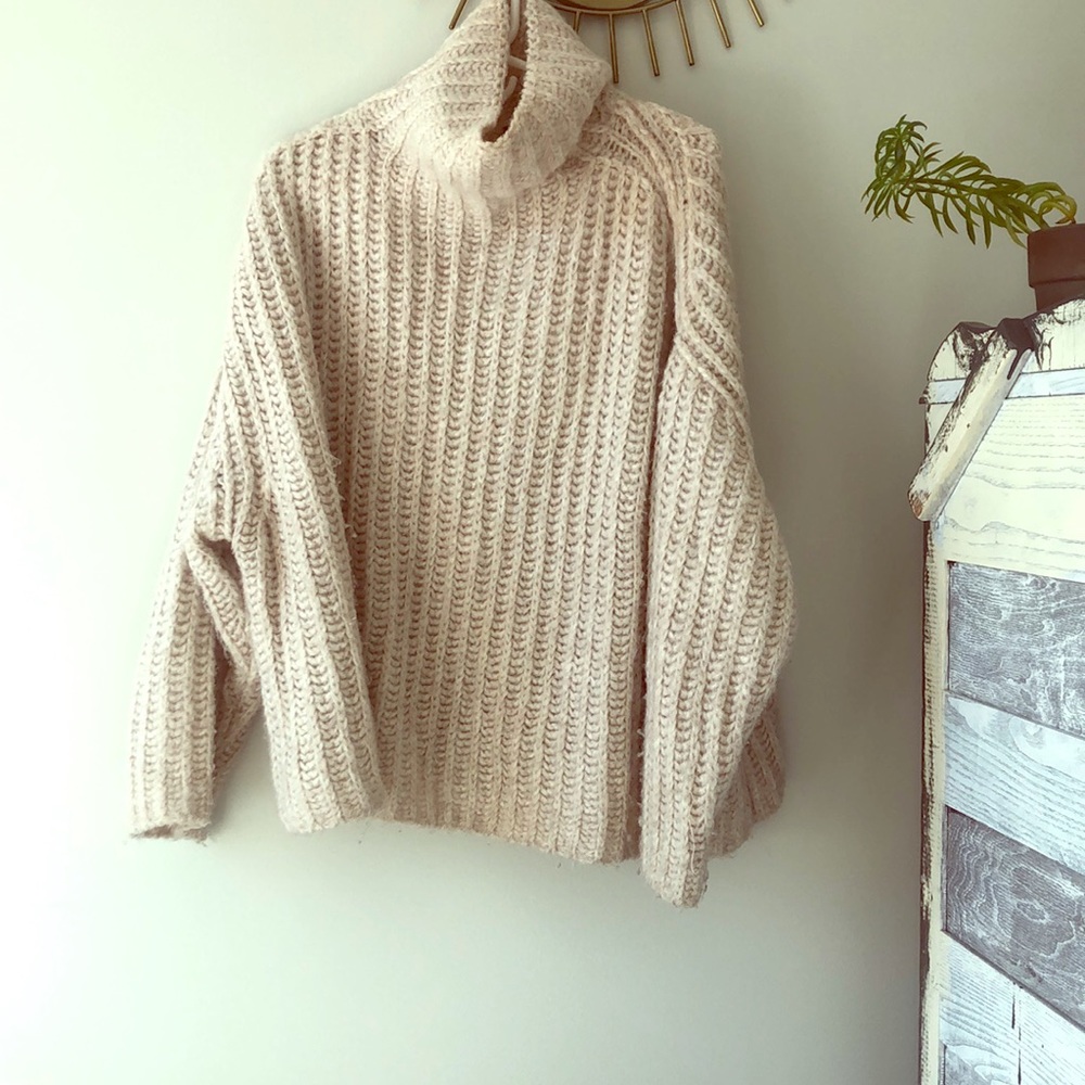 Free People chunky knit, oatmeal turtleneck